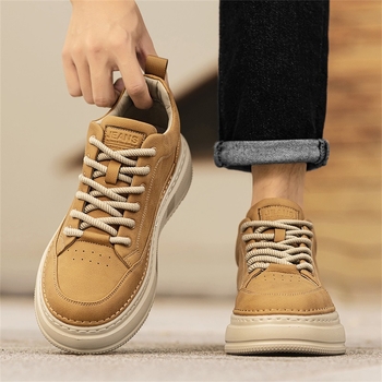 Muške tenisice s gornjim dijelom od super vlakna, unutrašnjost od umjetnog kratkog pliša, okrugli nos, vezanje, niski kroj