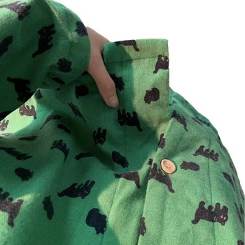 100% pamut pizsama szett, hosszú ujjú felső és nadrág, vast anyag (251–300 g/m²), Doll collar, cartoon stílus