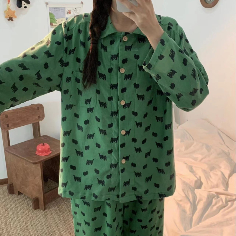 100% pamut pizsama szett, hosszú ujjú felső és nadrág, vast anyag (251–300 g/m²), Doll collar, cartoon stílus