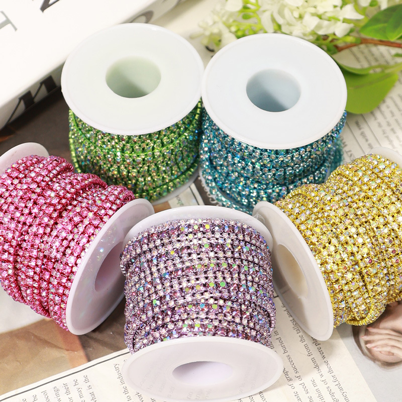 Troredna kandžasta lanac s rhinestones na elektroplatiranom metalu – dodatak za DIY nakit