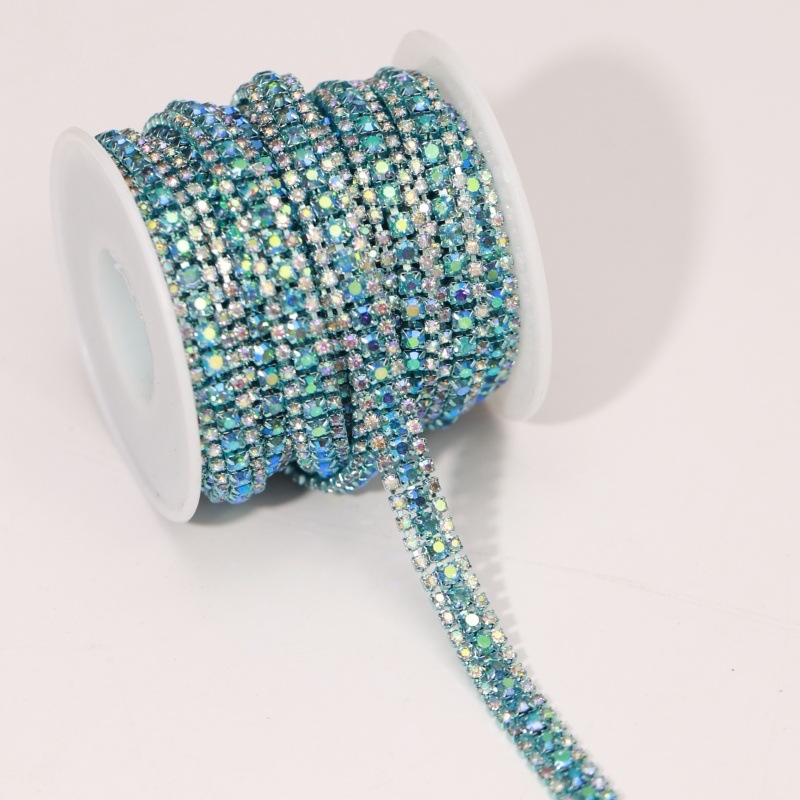 Troredna kandžasta lanac s rhinestones na elektroplatiranom metalu – dodatak za DIY nakit