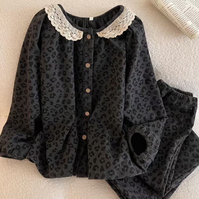 Pijamski set – Derong velvet kardigan s čipkom, dugi rukavi, okrugli izrez, 90-95% poliester, 201-250 g/m2