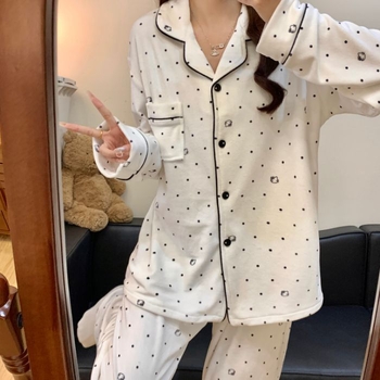 Pidzama set od coral fleece, cardigan s reverom, dugi rukavi i duga hlača, pogodno za nošenje izvan kuće zima 2025