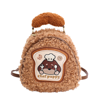 Ghiozdan din pluș, stil street, lansare iarnă 2025, căptușeală poliester, închidere cu fermoar.