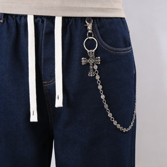 Strukovni lanac s križnim privjeskom u euro-američkom stilu i privjeskom petokrake zvijezde, cinkova legura, jedna petlja, duljina 105 cm