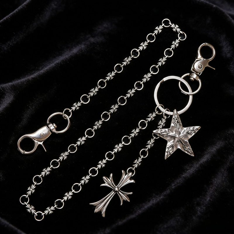 Strukovni lanac s križnim privjeskom u euro-američkom stilu i privjeskom petokrake zvijezde, cinkova legura, jedna petlja, duljina 105 cm