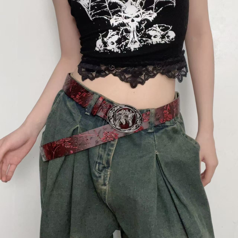 Ženski kaiš wasteland retro stila s uzorkom divljeg konja, sintetička koža, kopča od legure, kopča s iglom, širina 2–4 cm, duljina 107 cm, vintage/literarni retro, elektroplatiranje