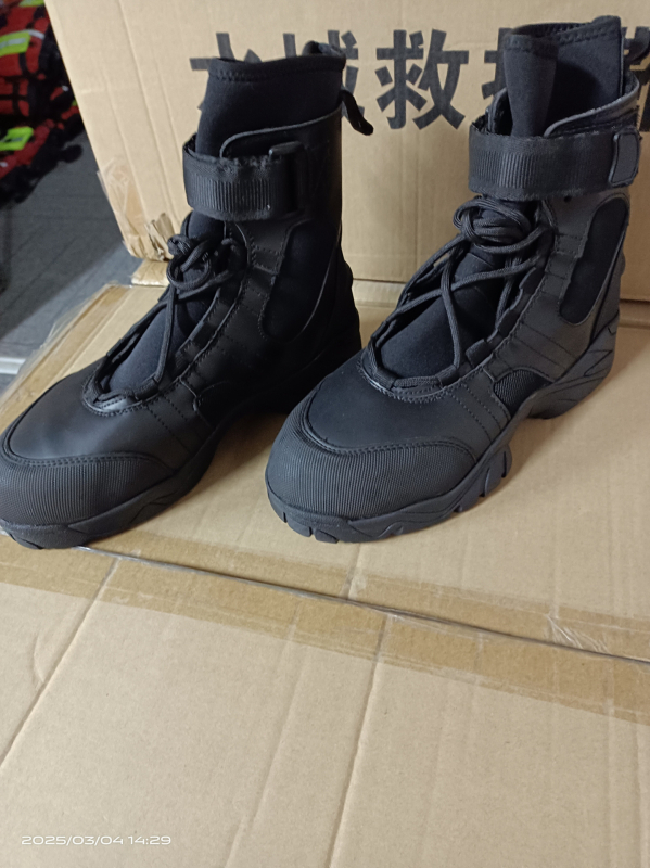 Prsluk za spašavanje pri raftingu — marka Hna, model Water rescue rafting life jacket, prilagođavanje dostupno