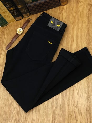 Muške traperice ravnog kroja, srednji pojas, zip, pet džepova, gradski stil