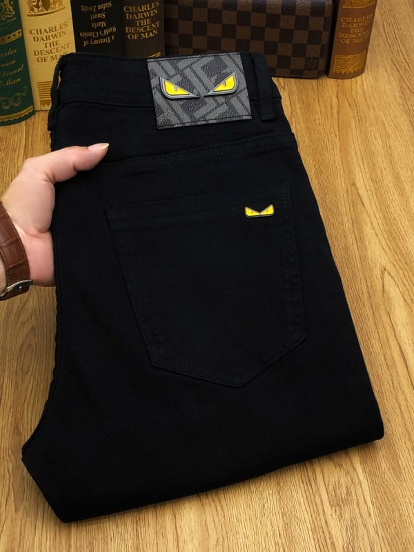 Muške traperice ravnog kroja, srednji pojas, zip, pet džepova, gradski stil