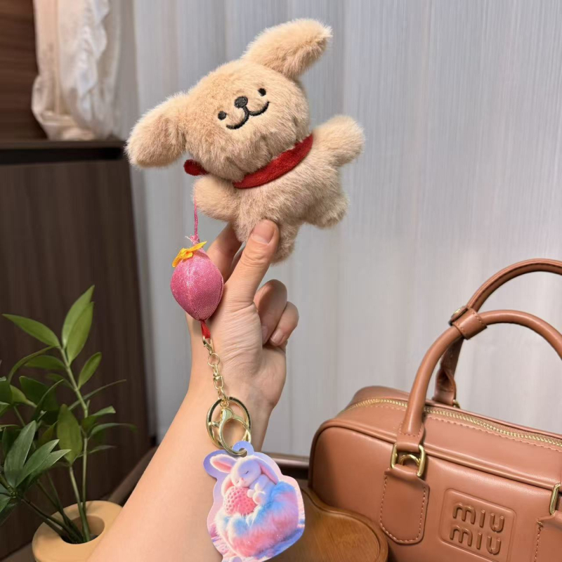 Plišasti psić – privjesak za ključeve, linijski stil crteža, kratka pliš, PP pamuk punjenje, za uzrast 7–14, prilagođeni uzorci dostupni