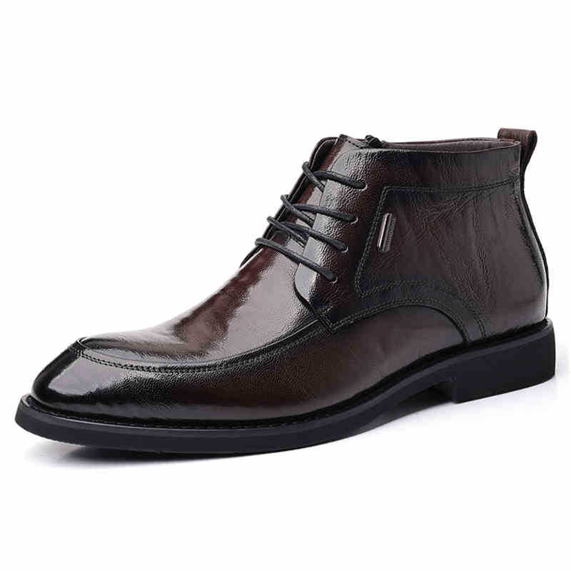 Muške visoke kožne cipele, gornji dio od dvostruke teleće kože, podstava od umjetnog krzna, potplat od ljepila gume, niski klin 1–3 cm, zima