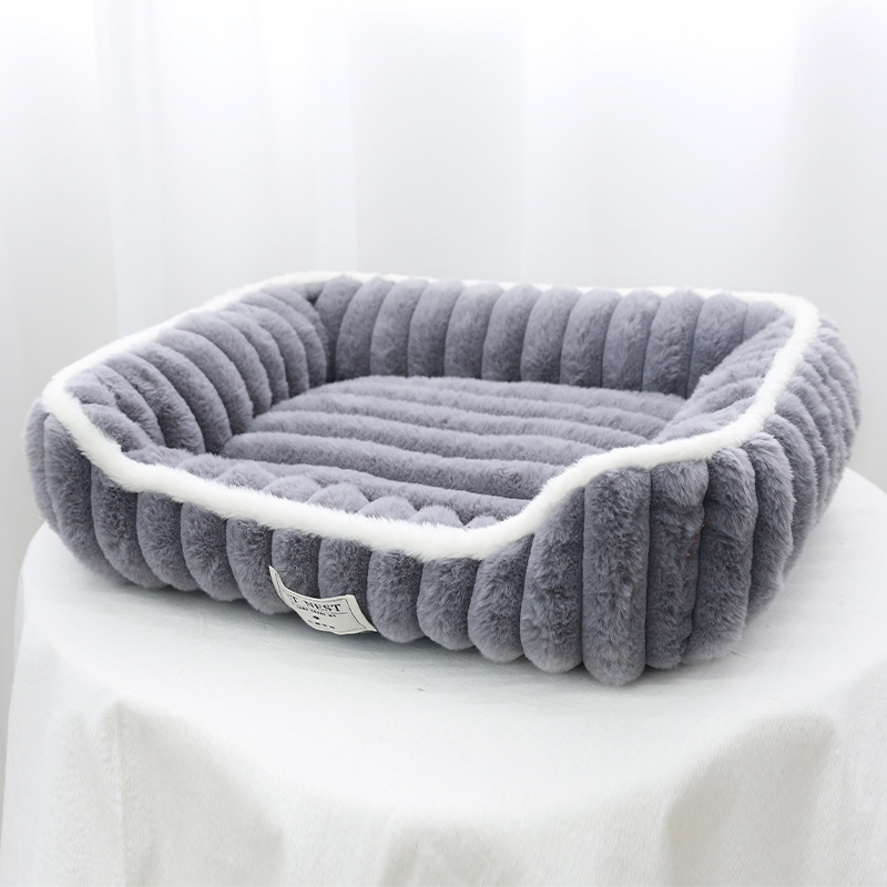 Štvorostruki gnezdo za kućne ljubimce od umjetne zečje dlake, za pse i mačke malih i srednjih veličina — duboki san, sve sezone. Marka Barang Pets. Kod proizvoda: Imitation rabbit down square nest