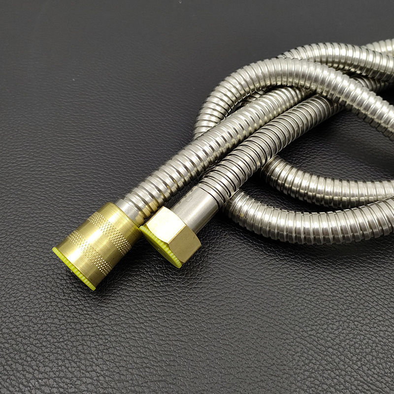 Tuš cijev – nehrđajući čelik, spoj s navojem, model Brass Cap Encryption Tube-Blister Pack, nominalni tlak 3, radna temperatura 100°C