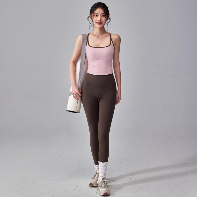 Joga top s ugrađenom jastučićem za prsa, najlon/elastan 80/20, odvlači vlagu, prozračan, brzo sušenje, tanke naramenice