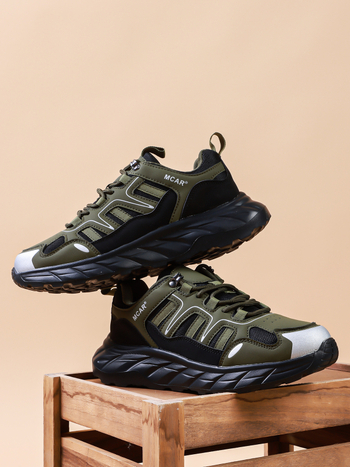 Pantofi de drumeție - șiret frontal, căptușeală din plasă, partea superioară din piele sintetică, talpă intermediară PU, talpă MD