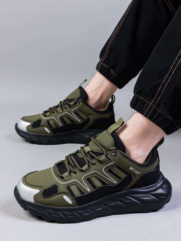 Pantofi de drumeție - șiret frontal, căptușeală din plasă, partea superioară din piele sintetică, talpă intermediară PU, talpă MD