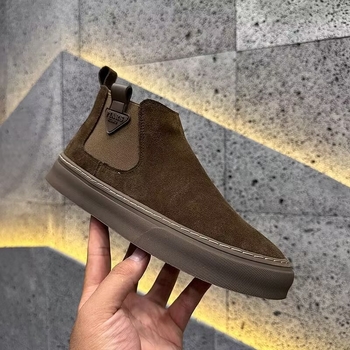 Férfi velúr magas szárú Chelsea csizma textil béléssel, gumitalppal, PU talpabetéttel, középmagas szár, melegen tart