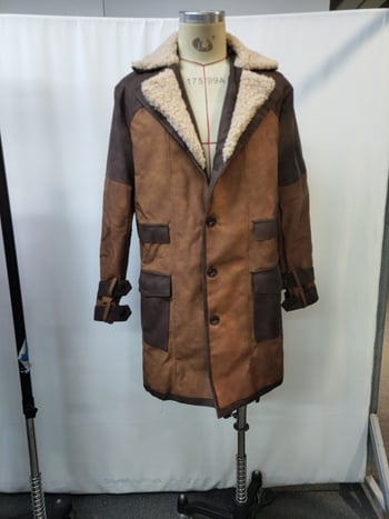 PU bőrből készült kabát, poliészter bélés, brit stílus, lazább szabás, egysoros gombolás