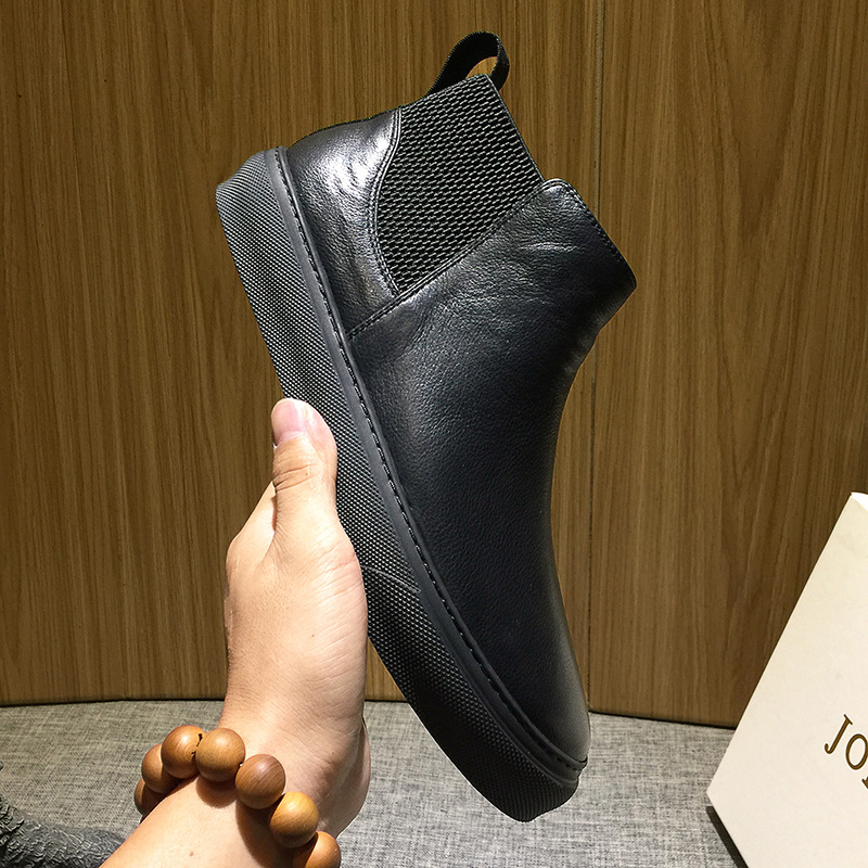 Muške Chelsea čizme od prave kože, bez vezivanja, okrugli vrh, gumena potplata, srednja visina pete 3–5 cm