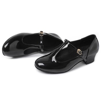 Női etno tánccipő, közepes-magas sarokkal, PU talp, felső része szintetikus bőrből, beltéri tánchoz