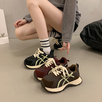 Adidași pentru femei cu căptușeală din fleece, talpă din cauciuc groasă, înălțime înaltă, închidere cu șiret în față, partea superioară din piele sintetică