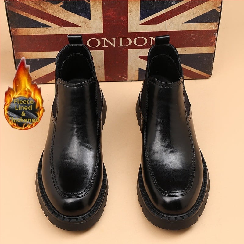 Chelsea csizmák, felső rész split bőrből, velúr felület, kerek orr, gumitalp, középmagas sarka 3–5 cm, brit stílus, magasság növelő funkció, 2025 ősz