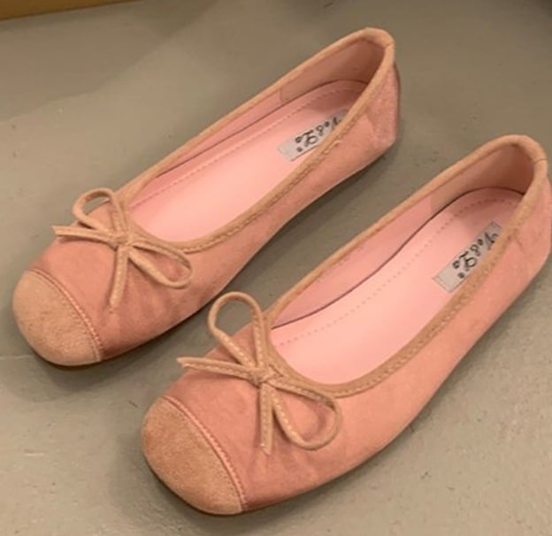 Ravne balerine s okruglim vrhom, gornji dio od super vlakna, ulošak PU, potplat od gume, niska potpetica