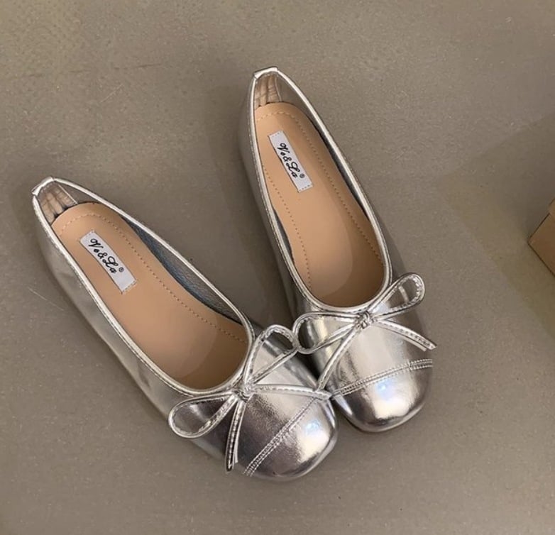 Ravne balerine s okruglim vrhom, gornji dio od super vlakna, ulošak PU, potplat od gume, niska potpetica