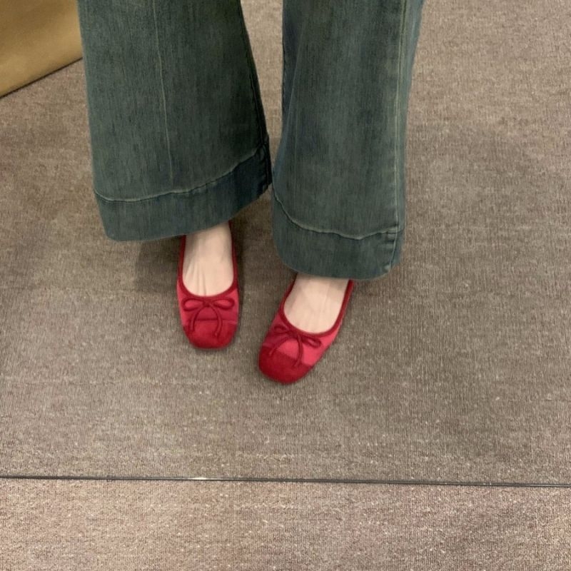 Ravne balerine s okruglim vrhom, gornji dio od super vlakna, ulošak PU, potplat od gume, niska potpetica