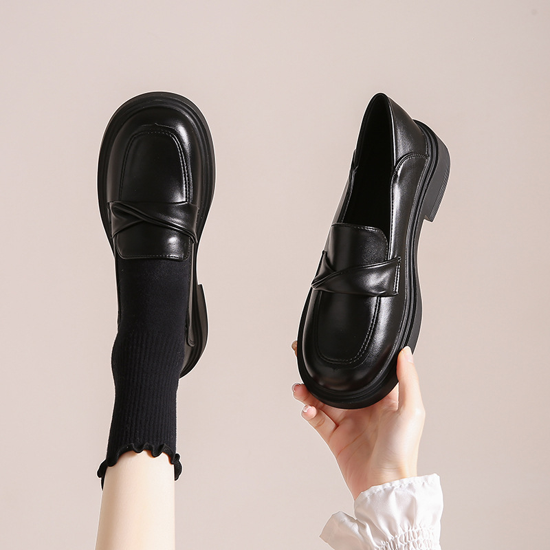 Ženske ploske cipele od elastičnog materijala, prugaste, loafers u britanskom stilu s niskom mačjom petom za svakodnevno nošenje