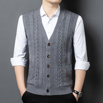 Férfi V-nyakú kötött kardigán mellény, gallér nélküli, karcsú szabás, közepes vastagság, gyapjú keverék 36–40%, 2025 ősz