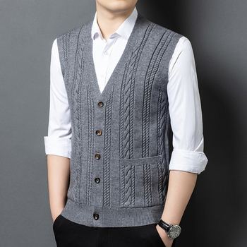 Férfi V-nyakú kötött kardigán mellény, gallér nélküli, karcsú szabás, közepes vastagság, gyapjú keverék 36–40%, 2025 ősz