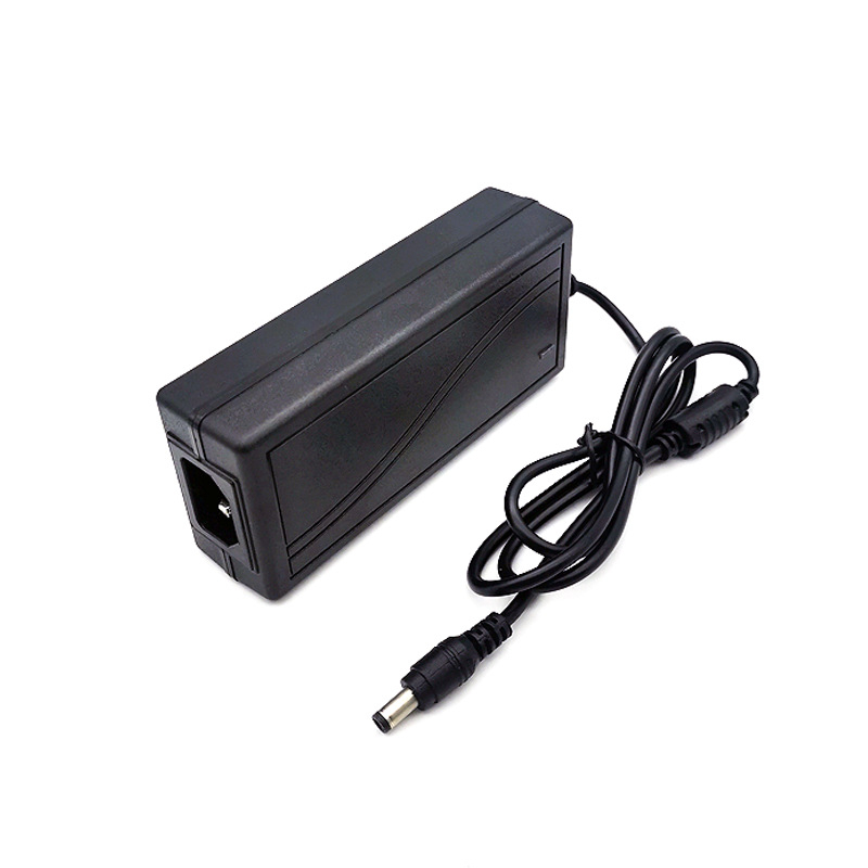 Napajanje s prekidačkim napajanjem 12V 5A (60W), 98% učinkovitost, pogodno za vodne pumpe, motore, nadzorne sustave i LED zaslone