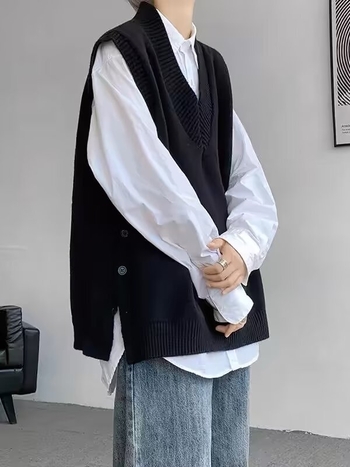 Kötött V-nyakú mellény, ujjatlan, lazán szabott, minimalist stílus, gyapjú 30–35%