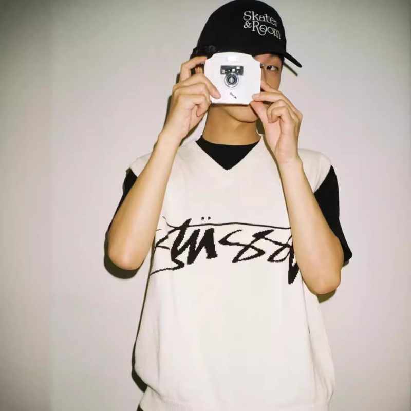 Uniszex kötött mellény személyre szabott betűlogóval, koreai stílusú, laza szabás, ujj nélküli, V-nyakú, jacquard egyszínű