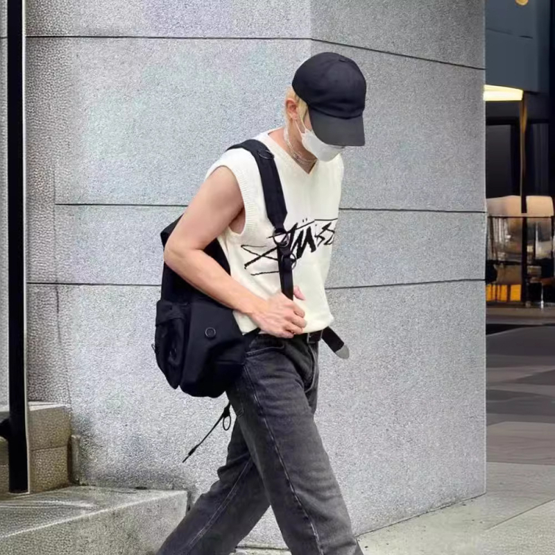 Uniszex kötött mellény személyre szabott betűlogóval, koreai stílusú, laza szabás, ujj nélküli, V-nyakú, jacquard egyszínű