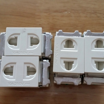 Modul priză cu două găuri și împământare, 10A, 1 pol, contacte din cupru, rezistent la umiditate