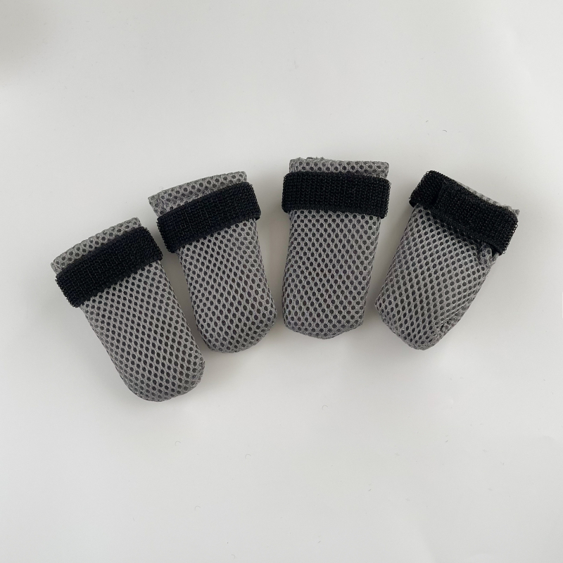 Macska mancsvédő zoknik — egyszínű poliészter, kötött anyag, domborított mintázat, minden évszakban viselhető, mindennapi stílusú háziállat cipő
