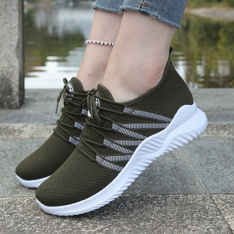 Prozračne mrežaste slip-on tenisice za muškarce i žene – lagane, okrugli vrh, gumeni potplat, srednja peta 3–5 cm
