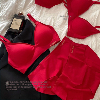 Set grudnjaka s košaricama 3/4, mekan čelični prsten, fiksne dvostruke naramenice, dvostruke kopče straga, najlon tkanina, duboki V