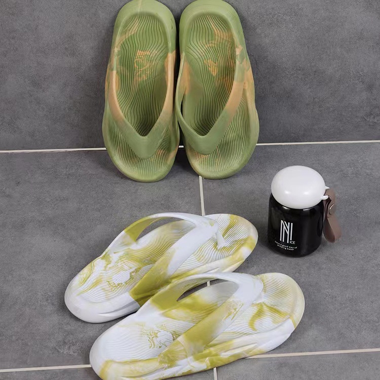 Muške japanke u korejskom stilu s debelim potplatom, PVC gornji dio i potplat, Injection Shoes tehnologija, zatvaranje klipom