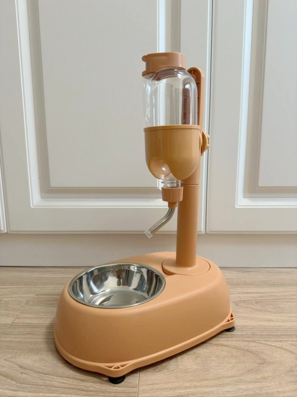 Dr. Pet automatski prilagodljivi dispenser za vodu za kućne ljubimce s visećim hranjenjem i integriranom zdjelicom – za pse i mačke, od plastike, s tri čelične kuglice za suhoću usta