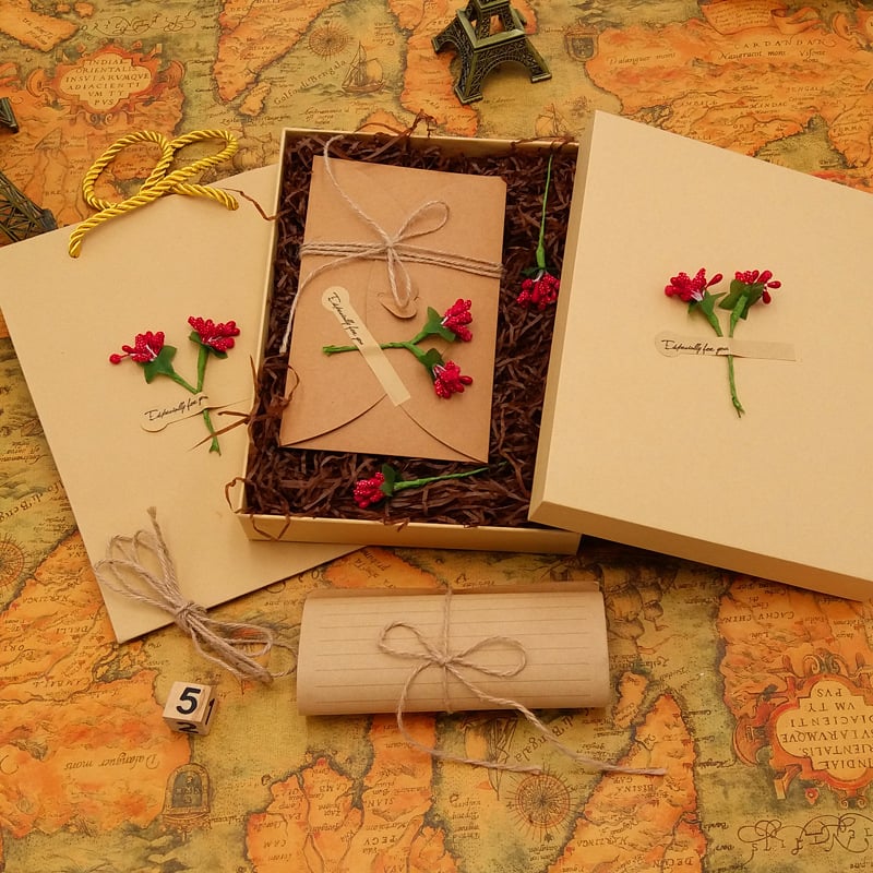 Комплект любовно писмо канцелария в подаръчна кутия — крафт хартия, плик с прозорец, Денят на Свети Валентин