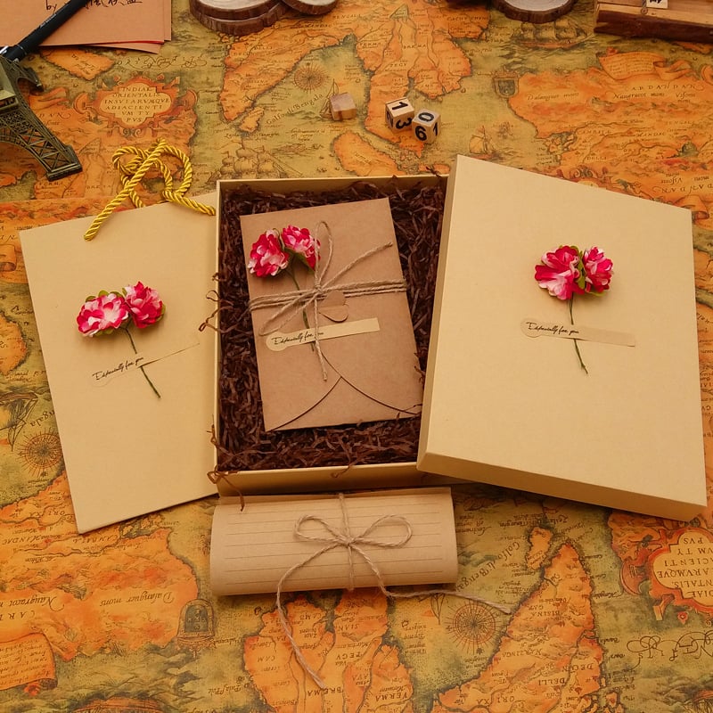 Комплект любовно писмо канцелария в подаръчна кутия — крафт хартия, плик с прозорец, Денят на Свети Валентин