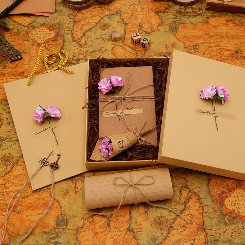 Комплект любовно писмо канцелария в подаръчна кутия — крафт хартия, плик с прозорец, Денят на Свети Валентин