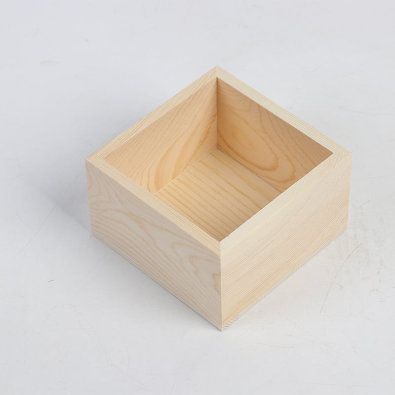 Bez poklopca drvena kutija od borovine za skladištenje — model 19, ručno izrezbarena, mogućnost tiska logotipa
