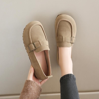 Ženske slip-on ravne cipele s umjetnim plišem na gornjem dijelu, prugasti uzorak, niska mačja peta, proljeće 2025