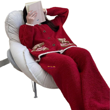 Ženski set pidžama s crtić medvjedom, polu-velur materijal, debeli, okrugli izrez, dugi rukavi, hlače