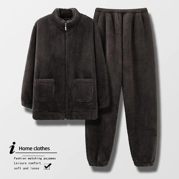 Пижама комплект от корално плюш, стойкова яка, дълги ръкави, панталони; 100% полиестер, средна дебелина, 251-300 g/m2